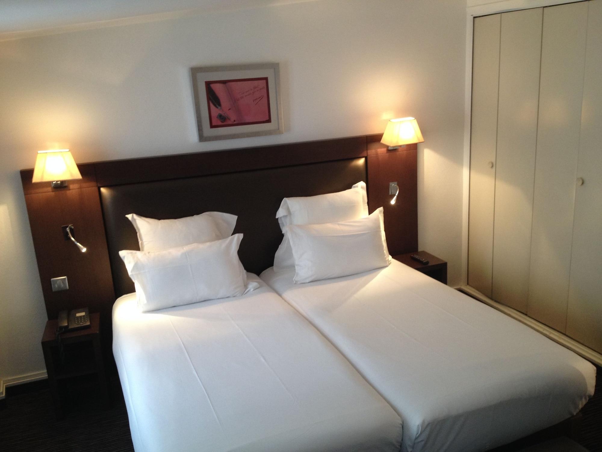 Hôtel Elysées Flaubert Parigi Esterno foto